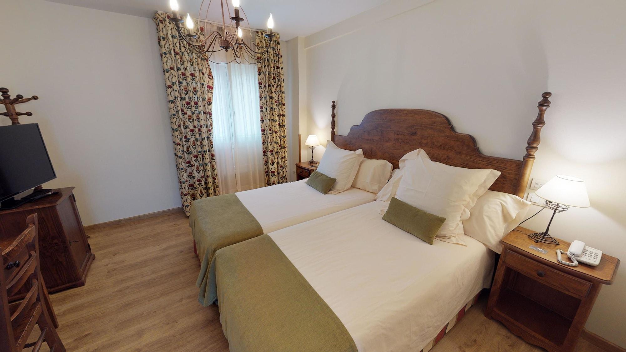 Hotel Virxe Da Cerca By Pousadas De Compostela Santiago de Compostela Luaran gambar