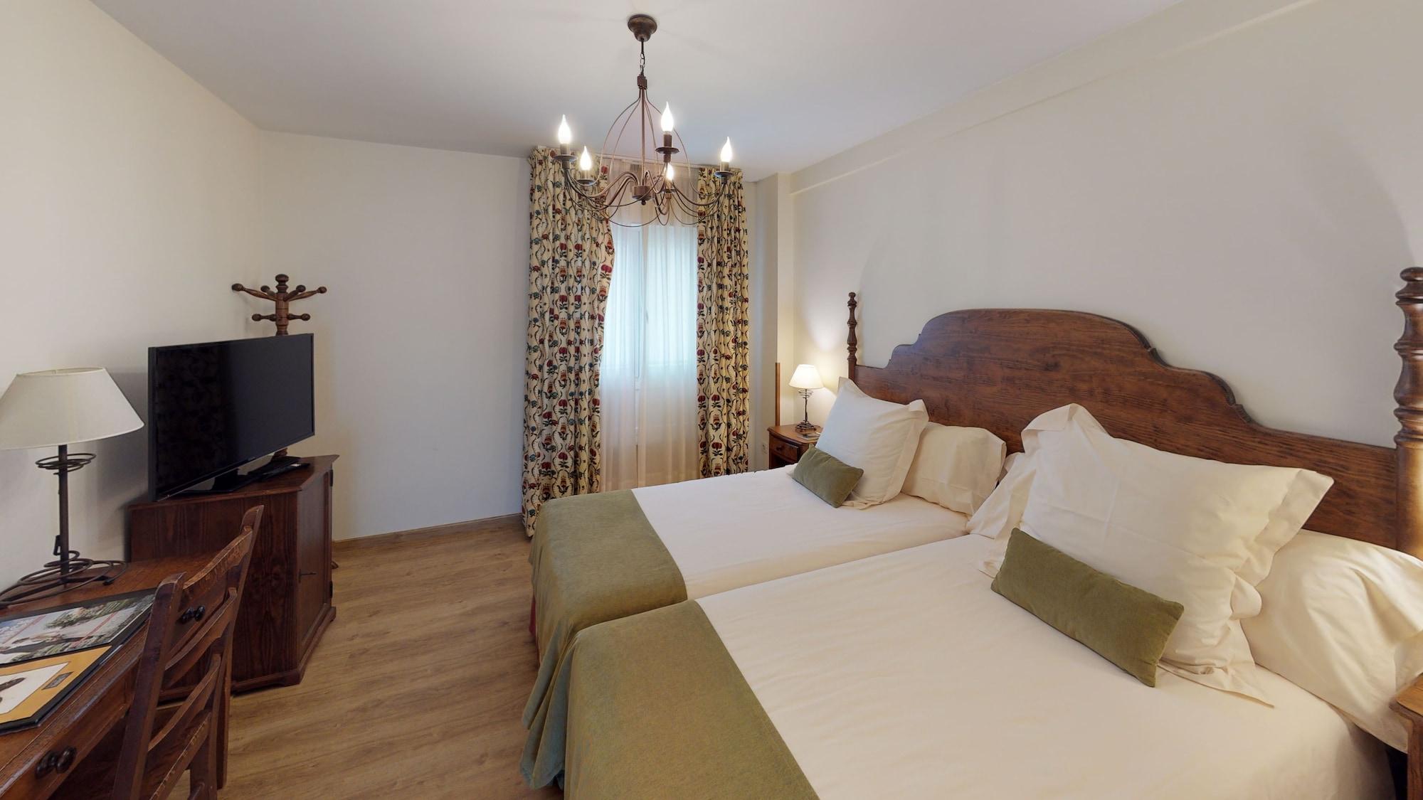 Hotel Virxe Da Cerca By Pousadas De Compostela Santiago de Compostela Luaran gambar