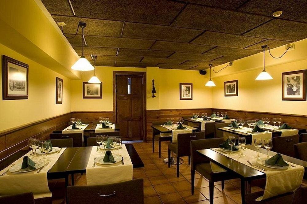Hotel Virxe Da Cerca By Pousadas De Compostela Santiago de Compostela Luaran gambar